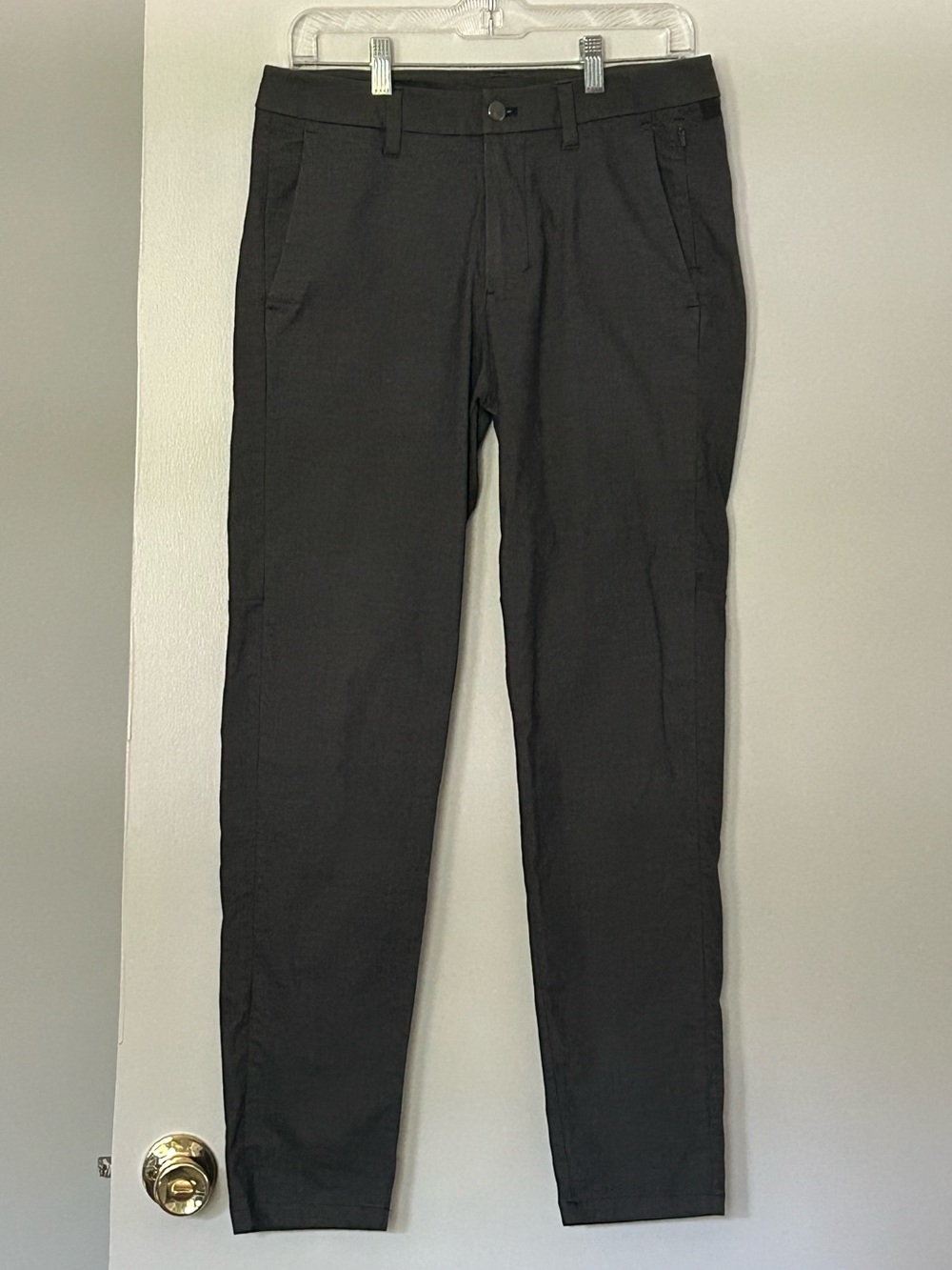 Lululemon commission pant in textured dark gray